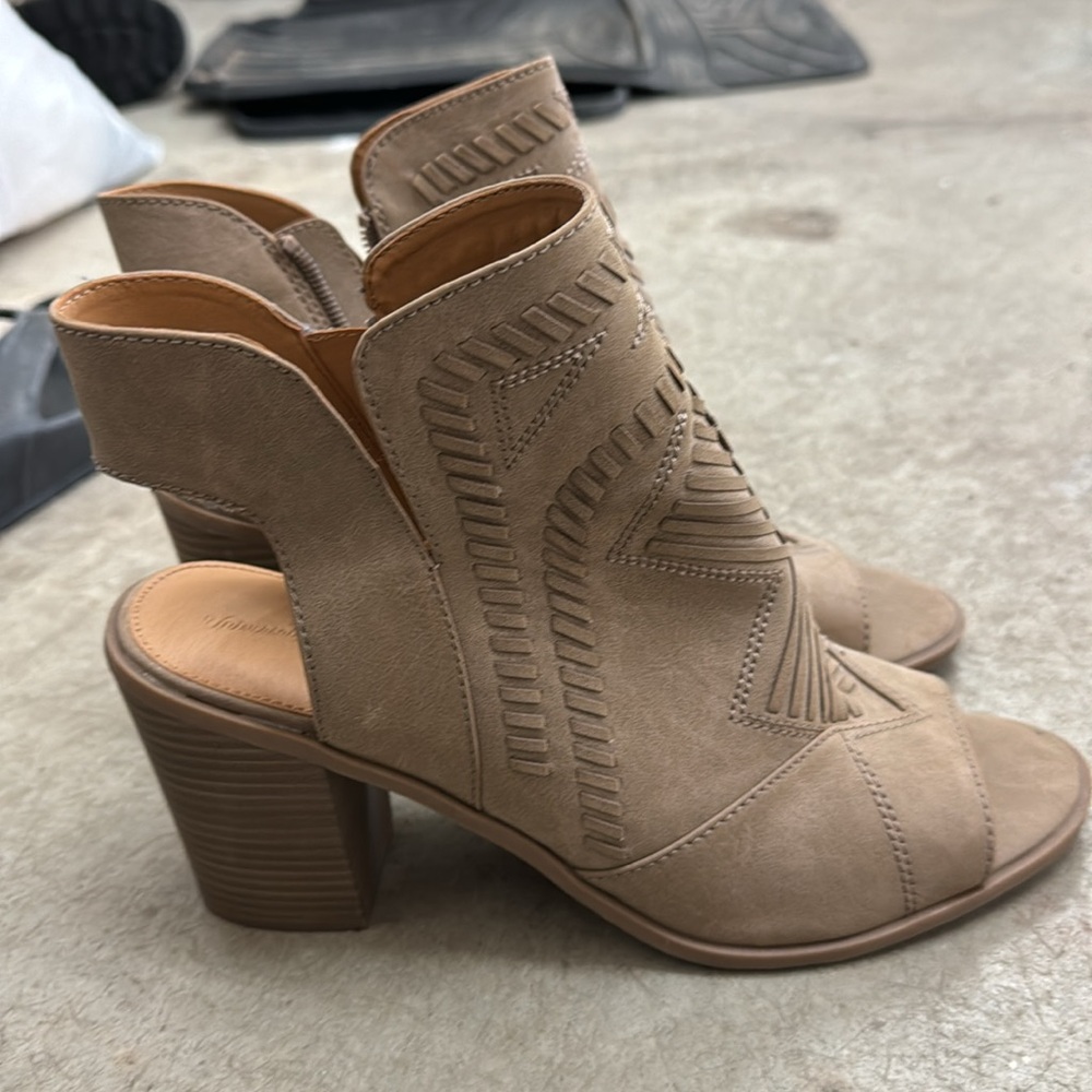 Universal Thread Open Toe Heel - Picture 4 of 4